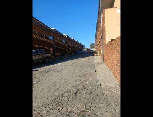 2 BEDROOM APARTMENT FOR SALE IN TURFFONTEIN
